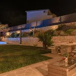 Beautiful Home In Pag Tatil Evi *
