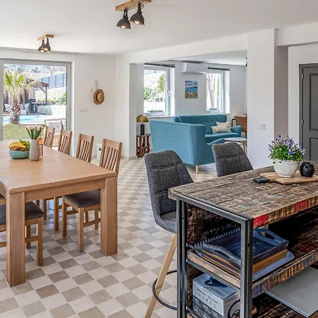 Beautiful Home In Pag *