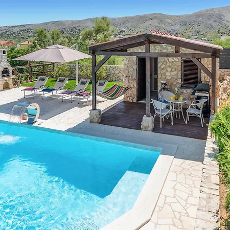 Beautiful Home In Pag