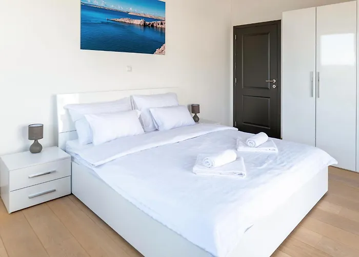 Beautiful Home In Pag