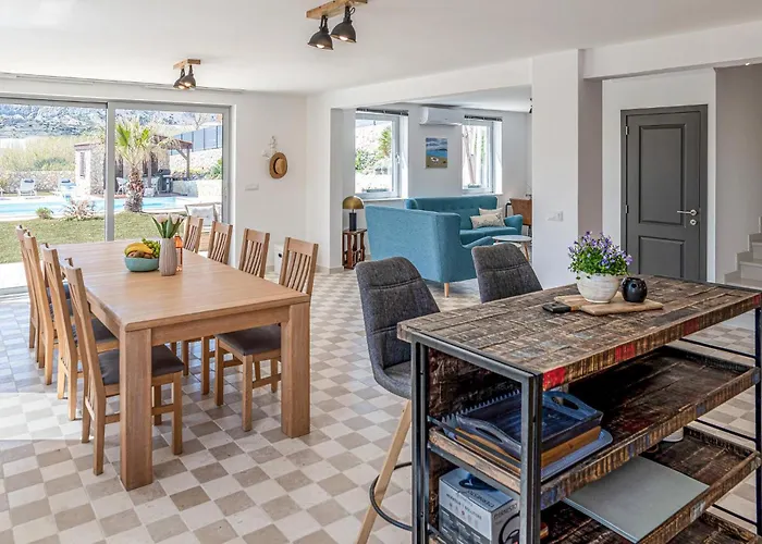 Beautiful Home In Pag *