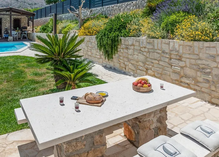 Vikendica Beautiful Home In Pag *